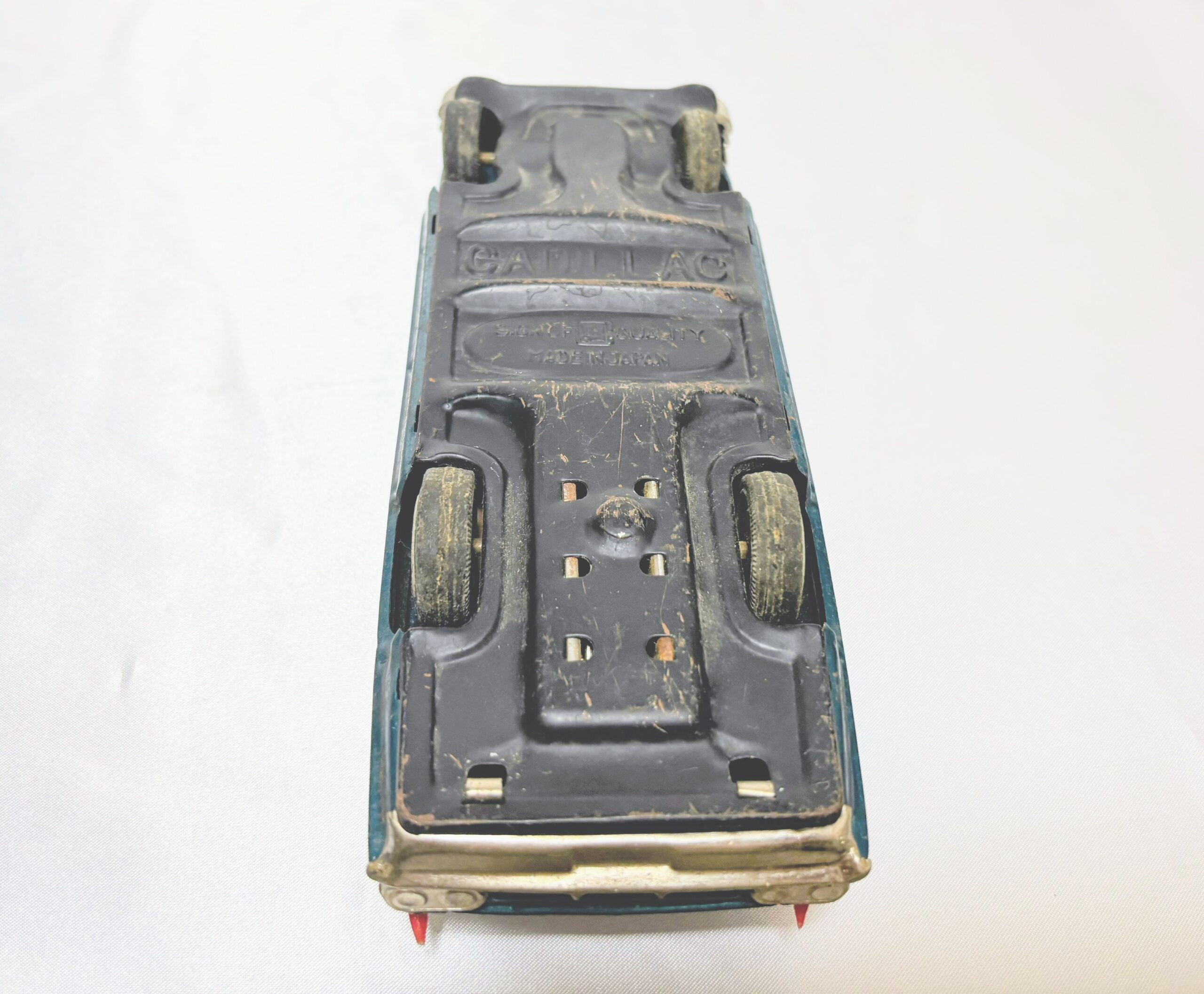 ブリキ自動車 バンダイ製赤箱キャデラック 程度中 欠品無し レトロマーケット通販 - 画像 (9)