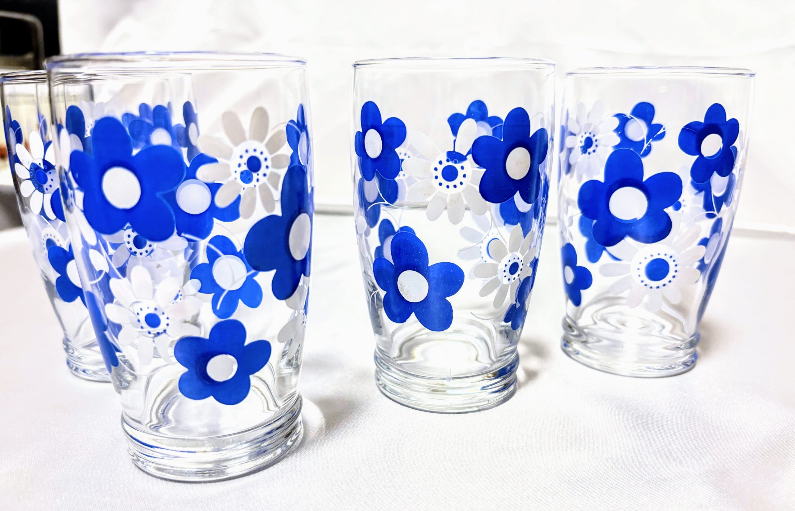 メーカー不明 青と白のお花のタンブラー5個 当時物未使用保管品 レトロマーケット通販 - 画像 (4)